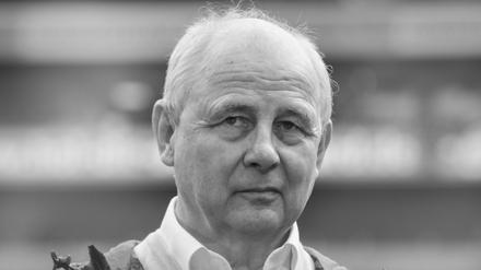 Die Frankfurter Spieler-Legende Bernd Hölzenbein vor dem Spiel. 