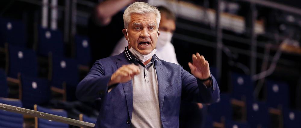 Füchse-Präsident Frank Steffel war vor dem Pokalfinale in der Kabine des SC Magdeburg. Was er dort getan hat, darüber gibt es verschiedene Berichte.   