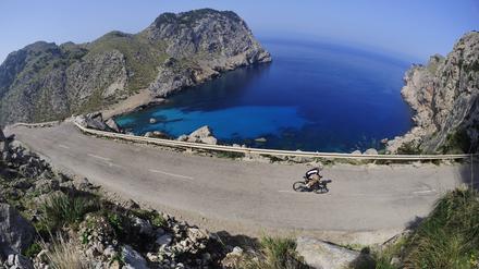 Mallorca, ein Radfahrer-Paradies. Es sei denn, man isst verdorbene Omeletts zum Frühstück.