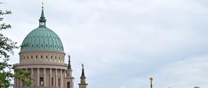 Die Nikolaikirche sucht eine neue Pfarrerin oder einen neuen Pfarrer. Ab Ende April stellen sich drei Kandidierende der Gemeinde vor.