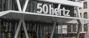 ARCHIV - 06.12.2023, Berlin: Das Firmengebäude des Übertragungsnetzbetreibers 50Hertz Transmission GmbH in der Heidestraße. Anteilseigner von 50Hertz sind die börsennotierte belgische Holding Elia Group (80 Prozent) und die KfW Bankengruppe mit 20 Prozent. (zu dpa: «Übertragungsnetzbetreiber 50Hertz erweitert Firmenzentrale in Berlin») Foto: Jens Kalaene/dpa +++ dpa-Bildfunk +++