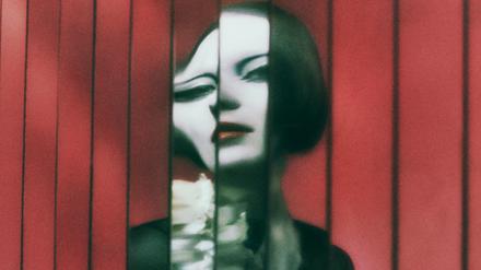  Elizaveta Porodina, Cecile, masked, Paris 2021