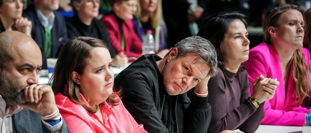 Die Grünen-Spitz3 auf dem Bundesparteitag in Karlsruhe im November 2023. 