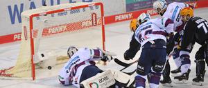 Nach starkem Beginn mussten die Eisbären vier Gegentreffer hinnehmen und kassierten somit eine Niederlage zum Finalauftakt.