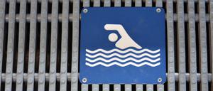 Symbolbild Schwimmbad