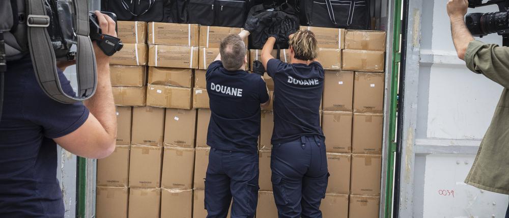 Zollkontrolleure in Antwerpen.