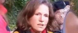 Unbekannte Zeugin bei Versammlung der Letzten Generation.