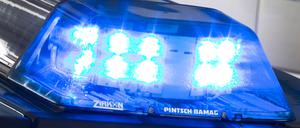 Blaulicht auf einem Polizeiwagen. (Symbolbild)
