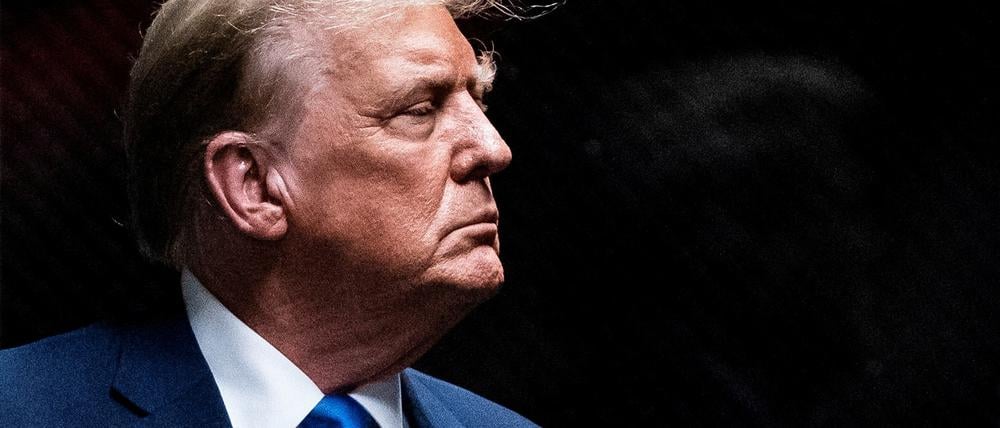 Donald Trump kehrt von einer Mittagspause im Strafgericht von Manhattan zurück.