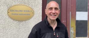 Sozialarbeiter Martin Proschmann, der für die Berliner Help Stiftung (ehem. Teen Challenge) am Franz-Neumann-Platz Obdachlosen und Suchtkranken hilft.