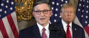 Donald Trump is watching: Noch stützt der Ex-Präsident den republikanischen Sprecher des Repräsentantenhauses, Mike Johnson.