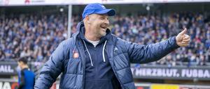 Trainer Pal Dardai freut sich über das positive Betriebsergebnis. 