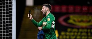 Ben Foster und seine Kamera. Mit der filmt der Torwart des FC Watford vorzugsweise das Spiel aus seiner Perspektive. 