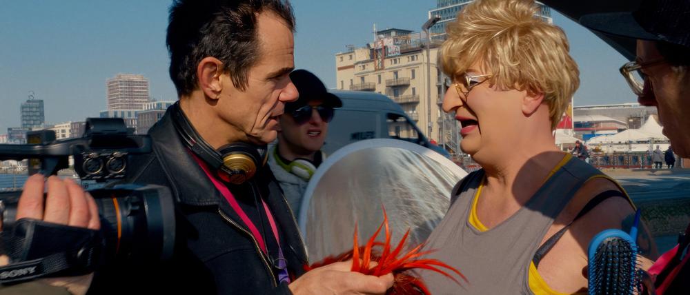 Nicht ohne roten Fiffi. Tom Tykwer zeigt Edith Schröder alias Ades Zabel wie aus „Edith rennt“ ein Kultfilm wird.