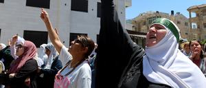 Demonstranten am 19. April 2024 vor der Botschaft Israels in Jordaniens Hauptstadt Amman.