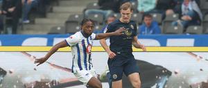 Deyovaisio Zeefuik (l.) war bei Hertha zuletzt in guter Form.