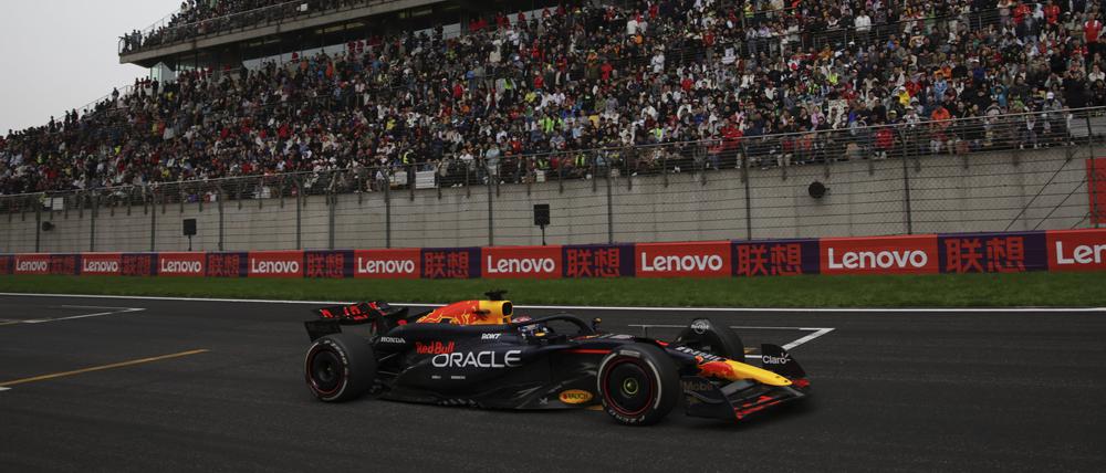 Red-Bull-Pilot Max Verstappen gewinnt souverän beim Großen Preis von China.