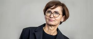Bettina Stark-Watzinger (FDP), Bundesministerin für Bildung und Forschung, bei der Übergabe das Jahresgutachten der Expertenkommission Forschung und Innovation (EFI).