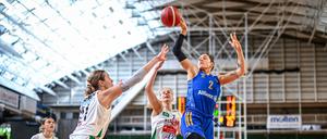 Albas Stefanie Grigoleit (rechts) kam im zweiten Finale gegen Keltern nur selten so schön zum Abschluss.
