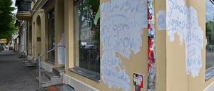 Beschmierte Hauswände und Fenster (Symbolbild)