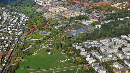 Der Volkspark hat einen neuen Zugang, zwei weitere sollen folgen.