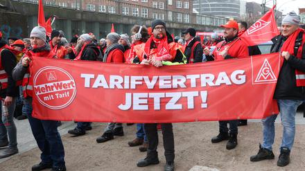 Ohne Tarifvertrag arbeitet rund die Hälfte der Beschäftigten in Deutschland.