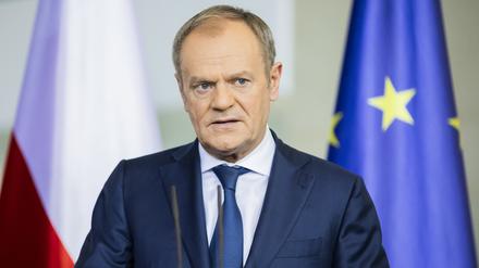 Donald Tusk, Ministerpräsident von Polen, Tusk fordert mehr Details zum Statement von Polens Präsident Duda, das Land sei bereit für die Stationierung von Atomwaffen.