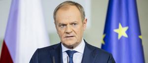 Donald Tusk, Ministerpräsident von Polen, Tusk fordert mehr Details zum Statement von Polens Präsident Duda, das Land sei bereit für die Stationierung von Atomwaffen.  