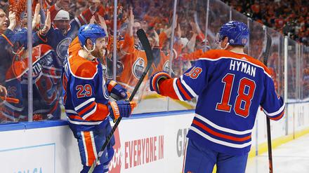 Läuft. Leon Draisaitl (29) feiert seinen Treffer. 