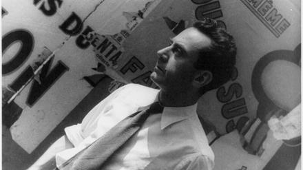Teil der dadaistischen Avantgarde. Der Künstler Man Ray, hier in einer Aufnahme aus Paris 1934.