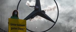 Der Belegschaft geht der Wandel zu schnell, Greenpeace-Aktivisten zu langsam. 