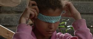 Die junge Amal führt in „Samouni Road“ durch die Geschichte ihrer Familie, die in den Außenbezirken von Gaza Stadt lebt.