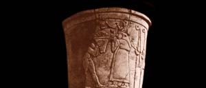 Die Uruk-Vase, deren Kopie zum Vorderasiatischen Museum gehört.