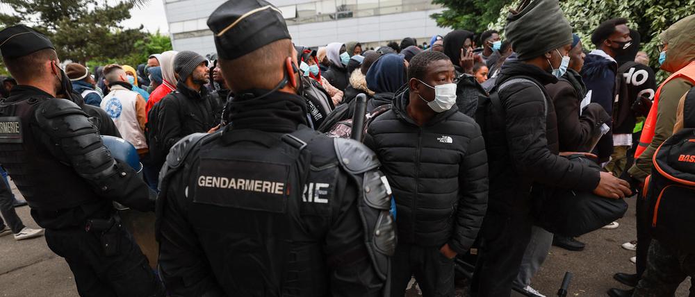 Mithilfe der Polizei wurde vor einigen Tagen eine Unterkunft für Flüchtlinge geräumt.