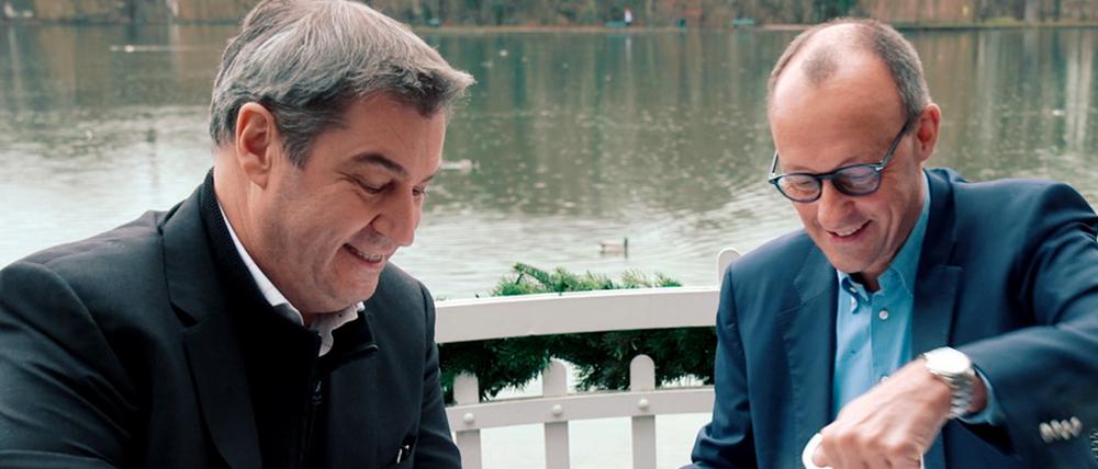 Fototermin Anfang 2023 - das Verhältnis von CDU-Chef Friedrich Merz zum CSU-Vorsitzenden Markus Söder ist in der Dokumentation mehrfach Thema.