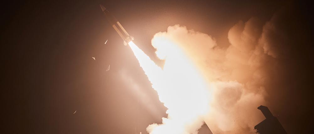 Hat eine Reichweite von bis zu 300 Kilometern: Die amerikanische Artillerie-Kurzstreckenrakete vom Typ ATACMS.
