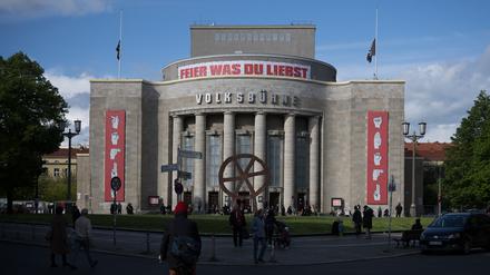 Feier, was du liebst. Die Volksbühne lädt zum letzten Tanz.
