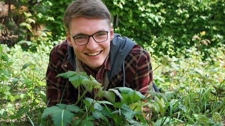 Robin König, bekannt als Robinga Schnögelrögel, ist „Plantfluencer“.