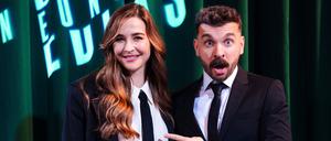 Edin Hasanovic begrüßt Katrin Bauerfeind.