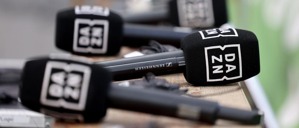 Dazn überträgt noch mindestens bis einschließlich der kommenden Saison Spiele der Fußball-Bundesliga.