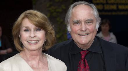 Schauspielerin Senta Berger (l.) und ihr Mann Michael Verhoeven bei einem Gala-Abend in München am 01.07.2014.