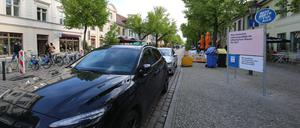 Dortustraße Potsdam. Der verkehrsberuhigte Bereich der Dortustraße wird von Anwohnern und Gewerbetreibenden oft missachtet.