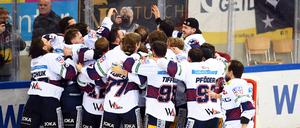 Die Eisbären feiern ihren zehnten Titel.