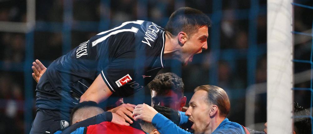 Bochums Spieler feiern das 3:0.