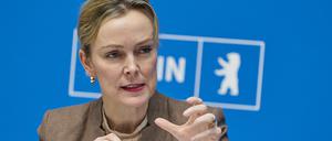ARCHIV - 09.01.2024, Berlin: Manja Schreiner (CDU), Verkehrssenatorin, spricht bei einer Pressekonferenz. (zu dpa: «Schreiner: Taxi-Festpreise kommen im Sommer») Foto: Joerg Carstensen/dpa +++ dpa-Bildfunk +++