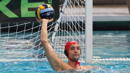 Torwart Laszlo Baksa wird nun doch bei Spandau 04 weitermachen. 