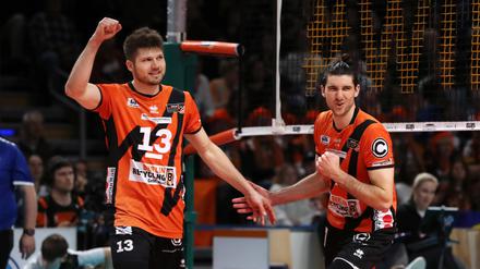 Ruben Schott (links) und Timothée Carle (rechts) hatten in dieser Saison viele Gründe zum Jubeln.