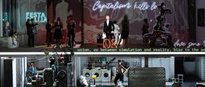 Szene aus Mozarts „Le Nozze di Figaro“ an der Komischen Oper Berlin (Regie: Kirill Sereberennikow).