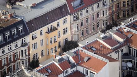 Gewohnt wird immer. Hier Häuser  in Berlin-Mitte, vom Berliner Fernsehturm aus gesehen. 