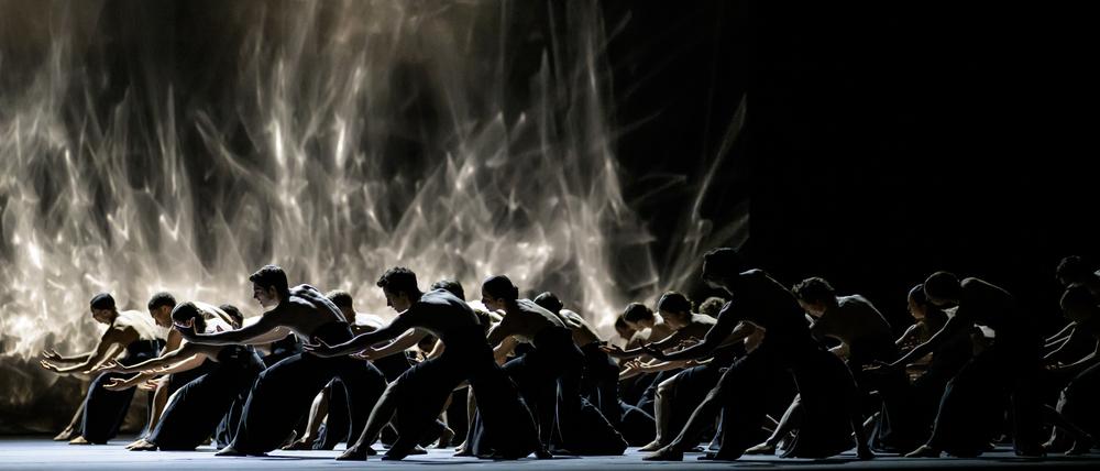 Szene aus „Angel’s Atlas“ von der kanadischen Choreografin Crystal Pite.